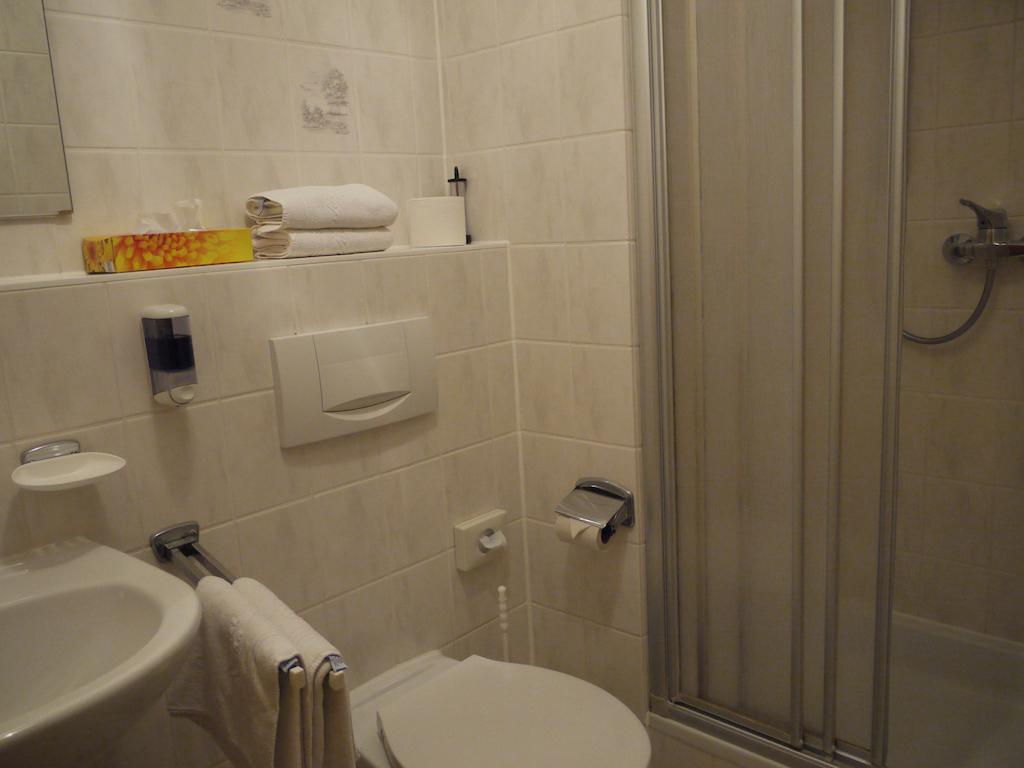 Hotel Ebner Bad Konigshofen im Grabfeld Phòng bức ảnh